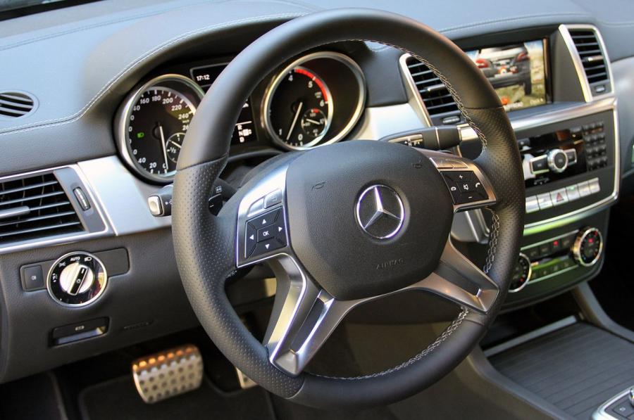  Mercedes-Benz ML350 BlueTEC 2012 года  (фото 16 из 56)